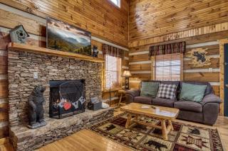 ER18 - The Lazy Bear View - Great location - Close to town! cabin - 3