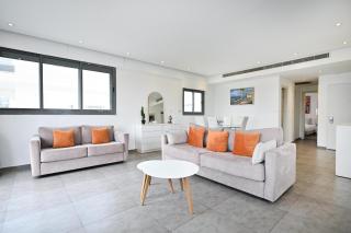 Fuzzy Peach by HolyGuest - Tel Aviv - 0