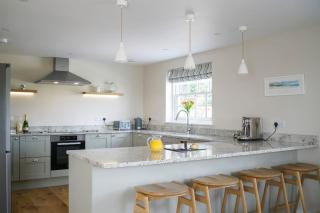 Luxury retreat with hot tub & wood burner - Mylor - 6