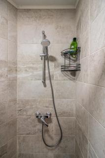 Top location in center and paid parking - Varna - 1