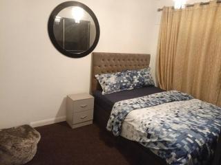 London Serviced Accommodation x RM10 x Weekly x Monthly Discount x by D6ten Homes Ltd - 8