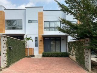 Modern 2 bedroom Townhouse in Accra - Aiyimensa - 0
