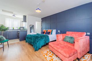 Studio Annexe by Papermill, Deeside - En-Suite, Heswall - Heswall - 7