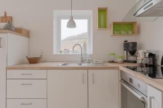 Waterfront retreat - 2 BR Boathouse - - 5