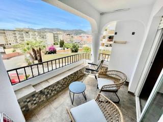 Apartamento con vista al mar a 3 minutos de la playa! Spacious Beach Apartment 3 min to the beach - La Herradura - 0