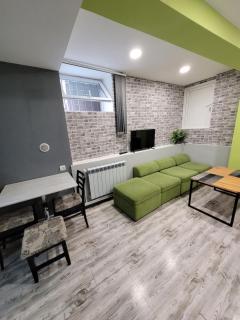 Дом 33 возле клиники Астхик - 5