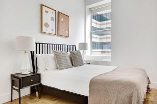 Wall St 1BR wSpeakeasy Doorman Gym NYC-225 - New York - 2