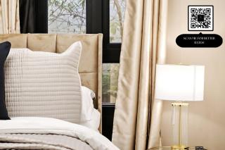 Stylish 2BR Luxury Retreat with 65" Smart TV - Kent - 5