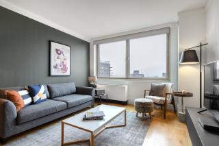 UES 2BR w Gym Doorman nr Central Park NYC-350 - 0