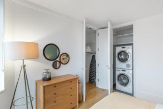 UES 2BR w Gym Doorman nr Central Park NYC-350 - New York - 2