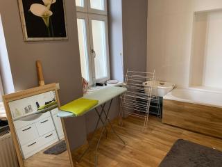 3 Bedroom Lux Apartment Center - 8