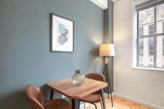 FiDi 1BR w Residents Bar Golf Simulator Gym NYC-270 - 7