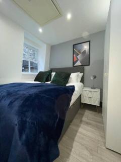 2 Bedroom Apartment - Abacus House - Huntingdon Town Centre - Contractor Friendly - Free Parking - Full Kitchen - Washer Dryer - Spacious - Ideal for Work Stays - Huntingdon - 3