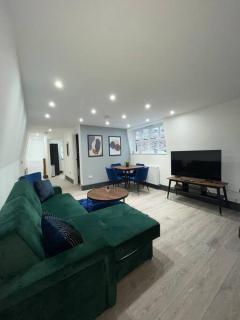 2 Bedroom Apartment - Abacus House - Huntingdon Town Centre - Contractor Friendly - Free Parking - Full Kitchen - Washer Dryer - Spacious - Ideal for Work Stays - Huntingdon - 1