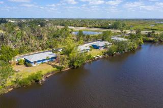 Beautiful Waterfront 1 bedroom #4 - Punta Gorda - 2