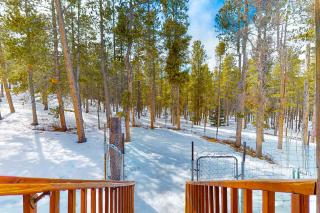 Lakeside Drive Retreat - 7