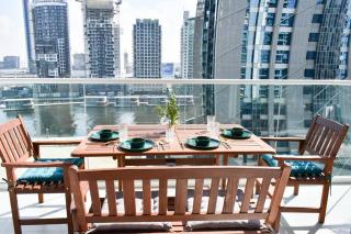 Vera Residence with Canal View - Dubai - 4
