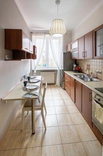 SPACIOUS 3Rooms OLD TOWN APARTMENT - 2