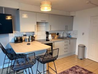 Beach Court Ground Floor - Cosy Apartment with Sea Views - 3