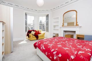 Fabulous 5 Double Bedroom Edinburgh Old Town apartment - 0