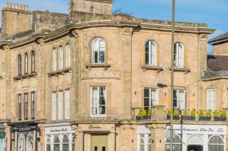 Crescent View - Town Centre Location - Buxton - 9