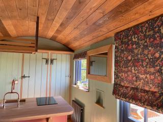 Novelist Shepherd's hut - Beaminster - 4