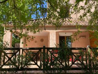 SOUS UN OLIVIER Gîte Le Chêne, au calme avec climatisation et piscine - 8