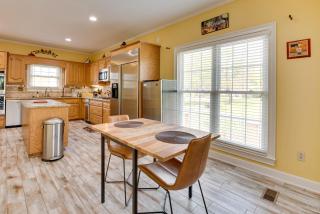 Douglasville Lake Home with Private Pool and Gazebo! - Douglasville - 2