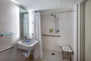 Holiday Inn Express State College at Williamsburg Square by IHG - 2