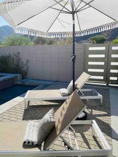 *RARE FIND* Sleek Modern Build + Pool/Spa + near Coachella Festival + trail heads! - La Quinta - 2