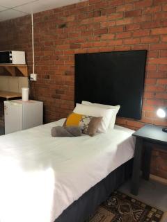 Straebe Stay - Bloemfontein - 4