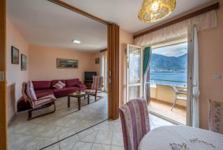 Seaside Serenity: 2-Bedroom Apartment with Boka Bay View - Kotor (Cattaro) - 9