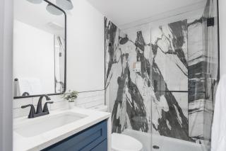 Beautiful Remodeled Home 3 BD 1 BTH w Hot Tub - Spokane Valley - 7