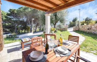 2 Bedroom Lovely Home In Budoni - Budoni - 4