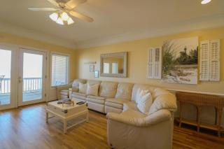 Victoria's Beachfront Retreat - Tybee Island - 8