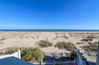 Victoria's Beachfront Retreat - Tybee Island - 9