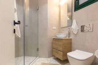 Lola's Luxury Apartments - 1