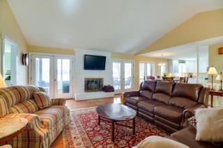 Smith Mountain Lake Getaway with Private Dock! - Moneta - 8