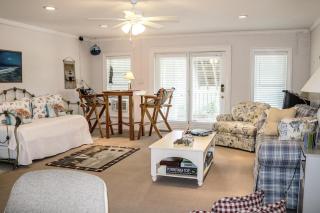 Lighthouse Livin - 1