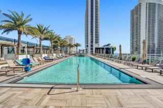 HYDE BEACH HOUSE RESORT - MILLION APARTMENT 2bd 2ba, DIRECT OCEAN VIEW, 1 MIN FROM BEACH, 6 GUESTS - Hollywood - 6