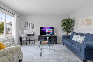 Bright & Comfy 1 Bedroom Flat - Hollywood Suites - Mount Clemens - 0