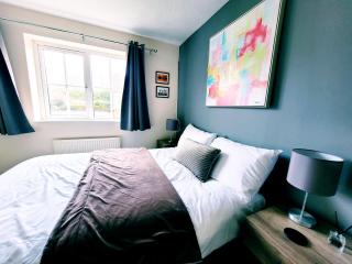 Modern 2 bed house- Free parking and close to the centre - Bristol - 1