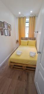 S.Soares Yellow Beato - Lisboa - 0
