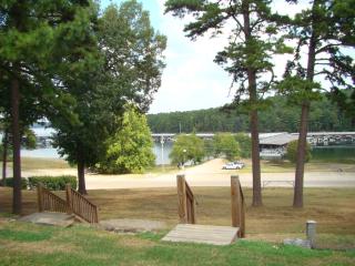 Mountain Harbor Queen Guest Room on Lake Ouachita - Mount Ida - 0
