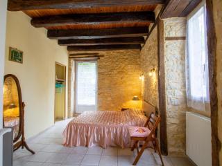 Maison en pierres avec jardin clos, proche grotte de Tourtoirac, équipements bébé, animaux acceptés. - FR-1-616-280 - 6