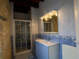Maison en pierres avec jardin clos, proche grotte de Tourtoirac, équipements bébé, animaux acceptés. - FR-1-616-280 - 2