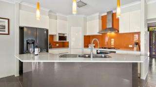 Think Luxury and Elegance - Pets Welcome - Banksia Beach - 7