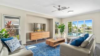 Think Luxury and Elegance - Pets Welcome - Banksia Beach - 6