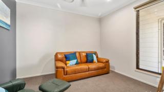 Think Luxury and Elegance - Pets Welcome - Banksia Beach - 2