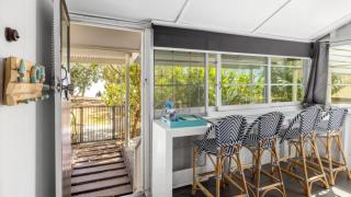 Tidal Dreams - Absolute Beachfront Cottage - Bongaree - 3